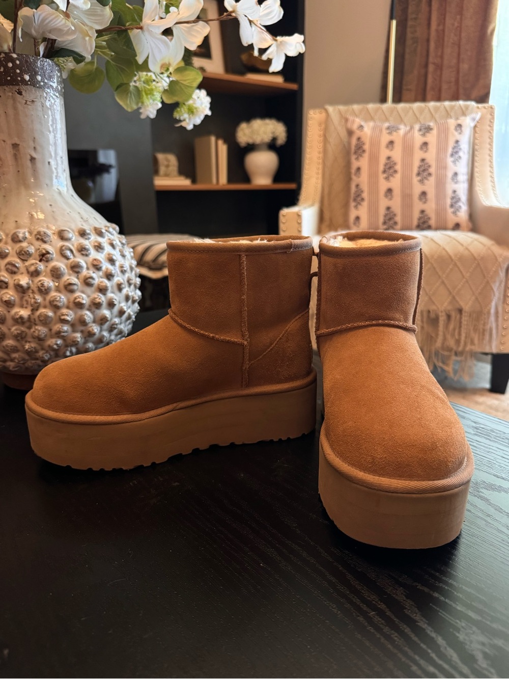UGG Chestnut Suede Shearling Platform Ankle Boots Women’s size 7 - Picture 2 of 7